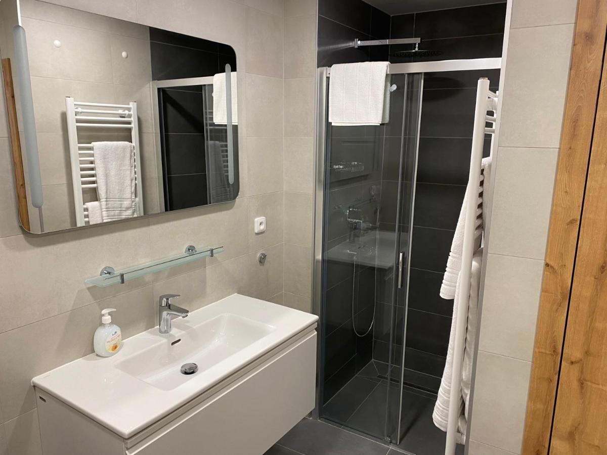 Klicperovo 3Kk Lägenhet Hradec Králové Exteriör bild