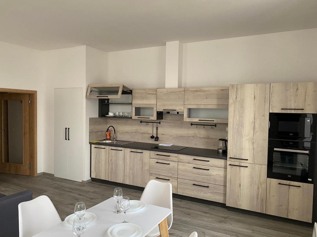 Klicperovo 3Kk Lägenhet Hradec Králové Exteriör bild