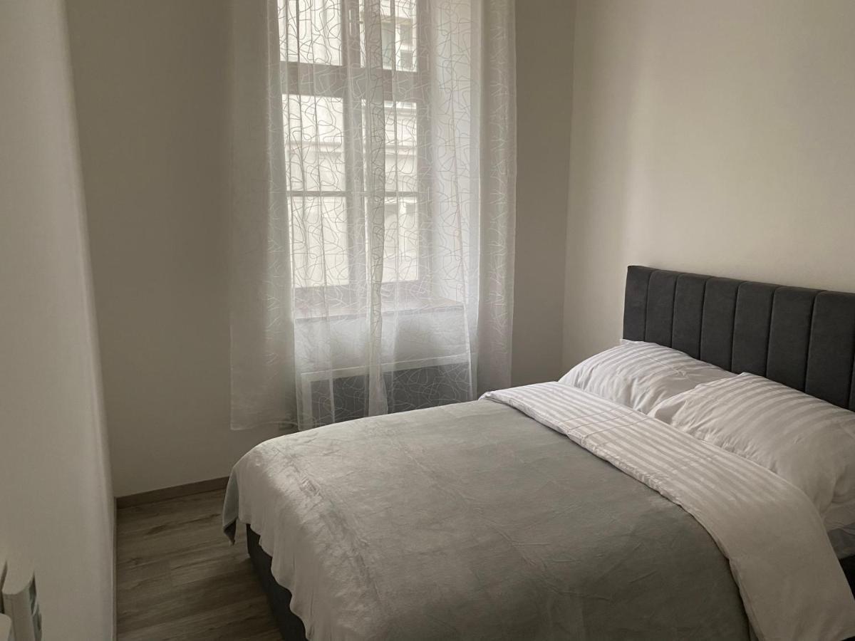 Klicperovo 3Kk Lägenhet Hradec Králové Exteriör bild