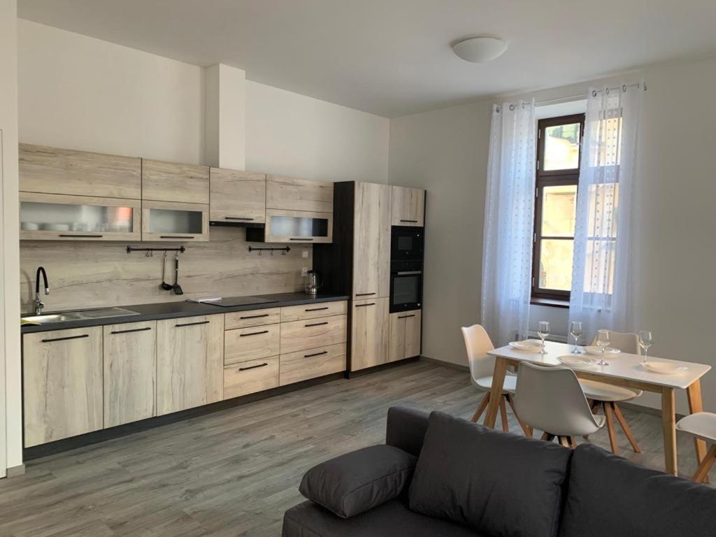 Klicperovo 3Kk Lägenhet Hradec Králové Exteriör bild
