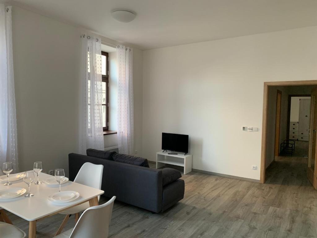 Klicperovo 3Kk Lägenhet Hradec Králové Exteriör bild